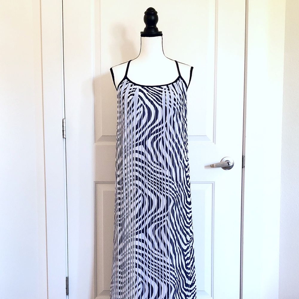 🚨SOLD🚨NWT Michael Michael Kors Zebra Maxi Dress - Picture 2 of 9